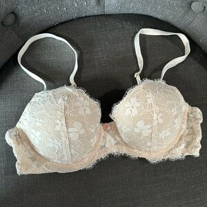Victoria’s Secret dream angels white lace bra 32C